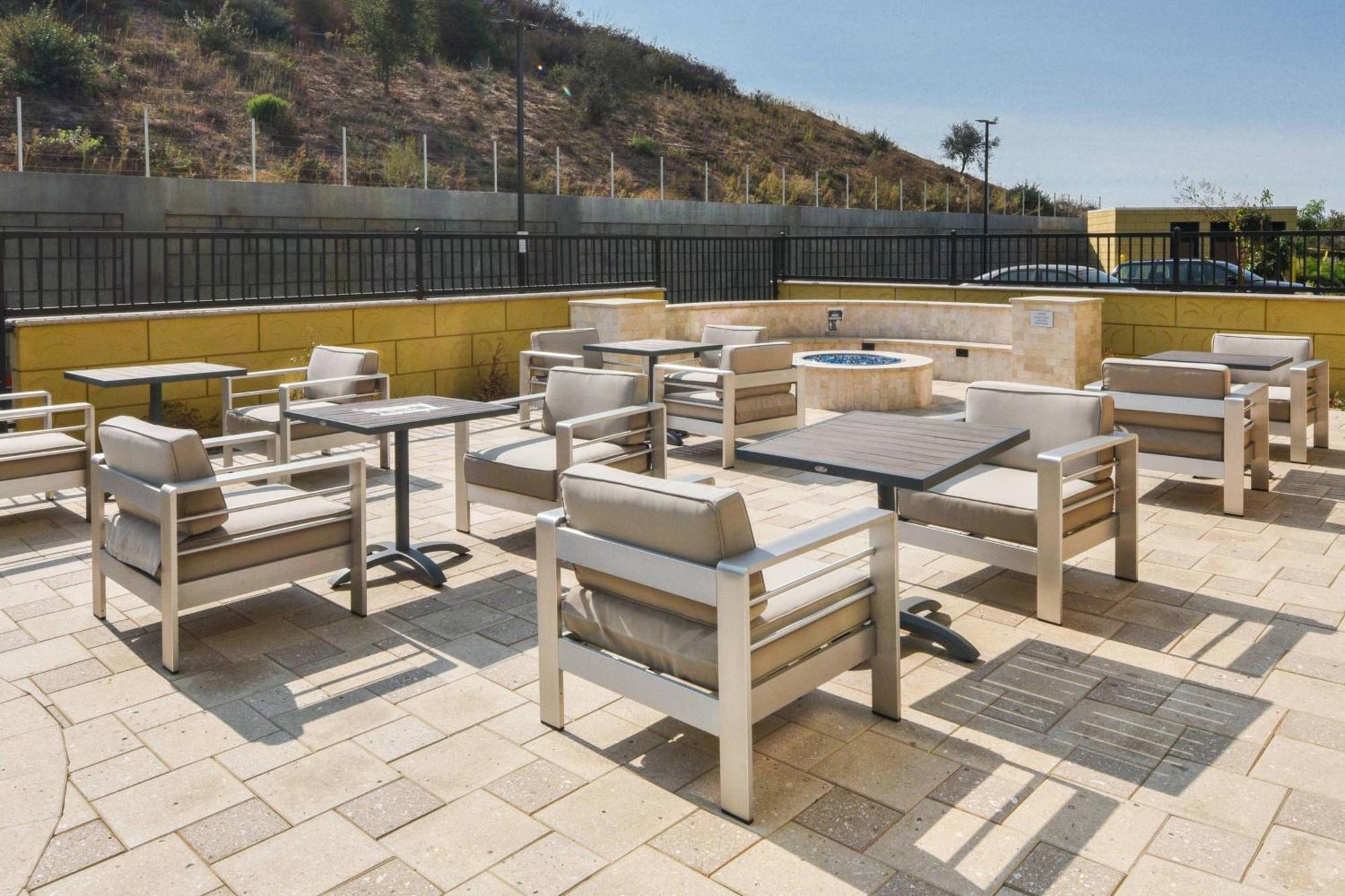 Fairfield Inn & Suites By Marriott Moorpark Ventura County Exterior foto